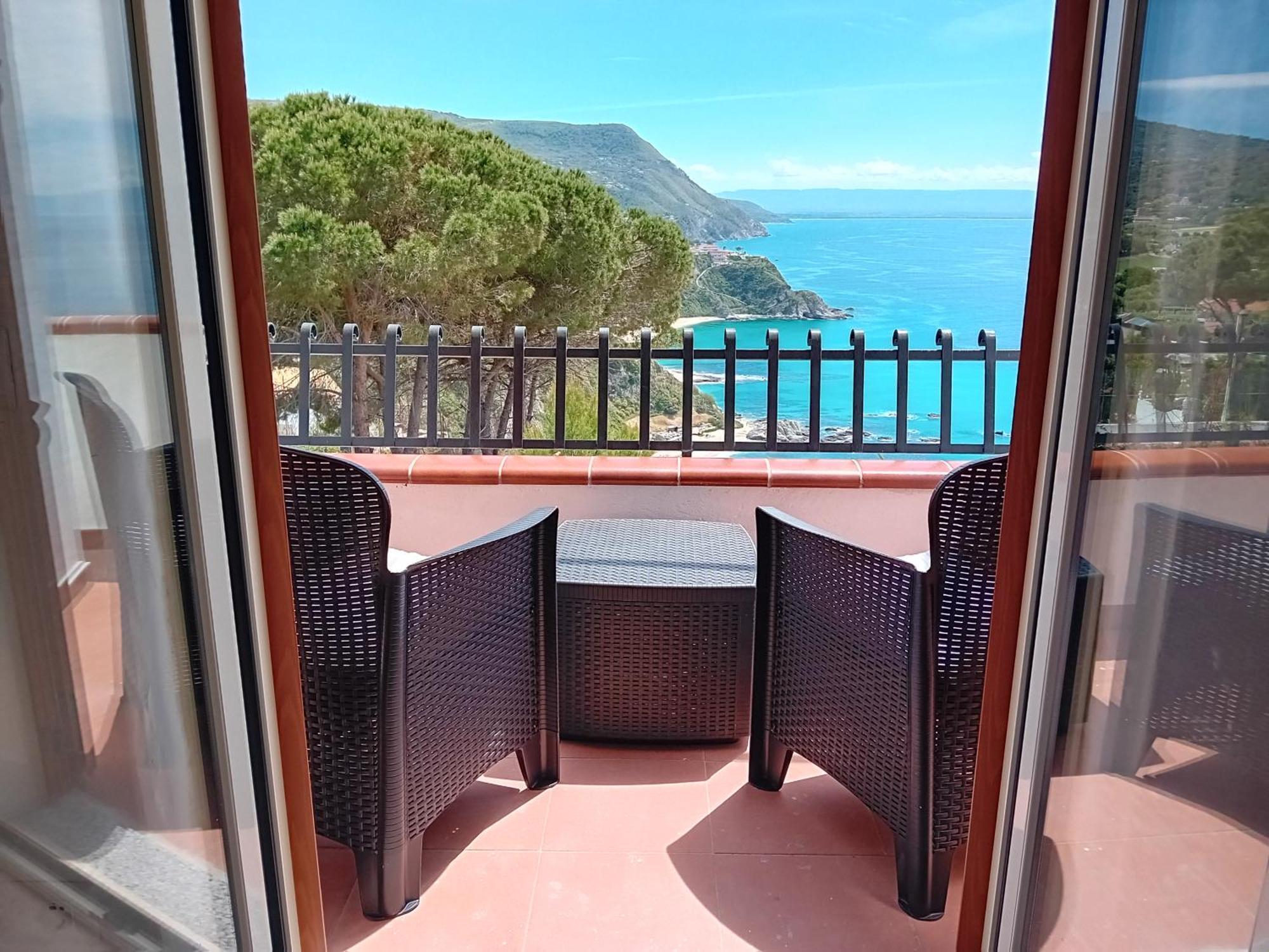 Villamargherita Capo Vaticano Kültér fotó